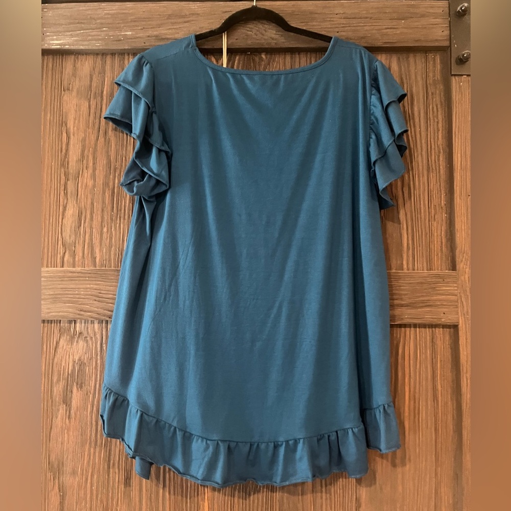 Women’s Plus Size Top - Picture 3 of 6